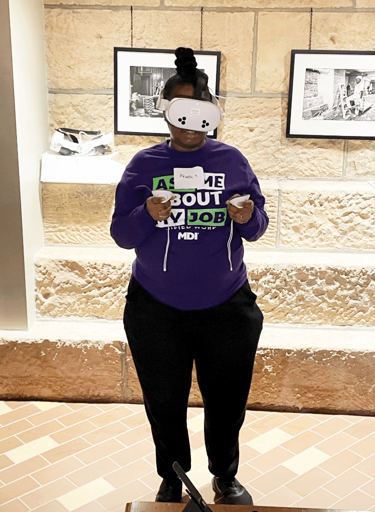Trying out Virtual Reality with Unified Work